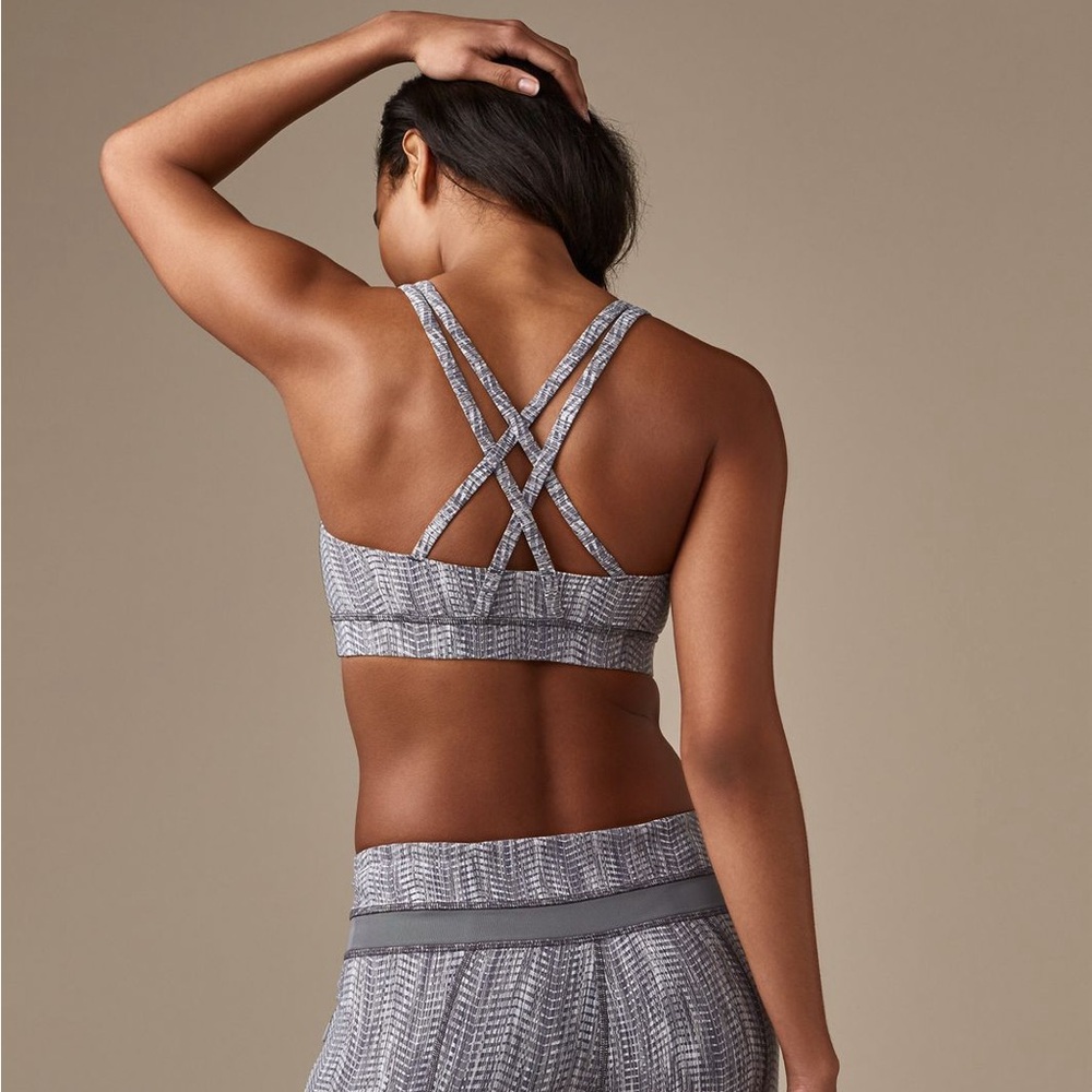 LULULEMON Energy Bra Power Luxtreme Arrow Jacquard Battleship Silver Spoon - Picture 2 of 6